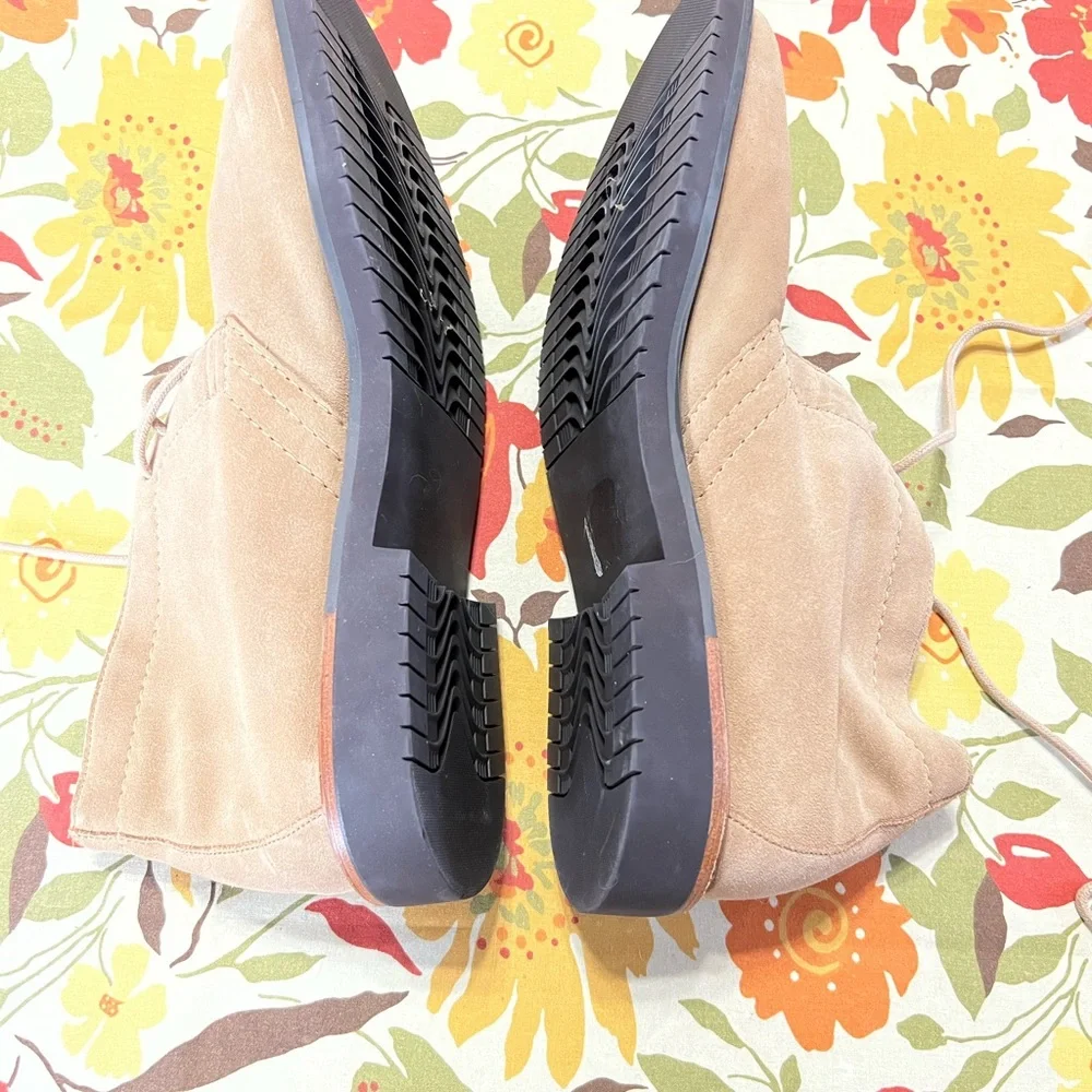 Express Genuine Suede Leather Tan Chukka Ankle Boot Lace Up Men 9.5‎ NWOB 55285